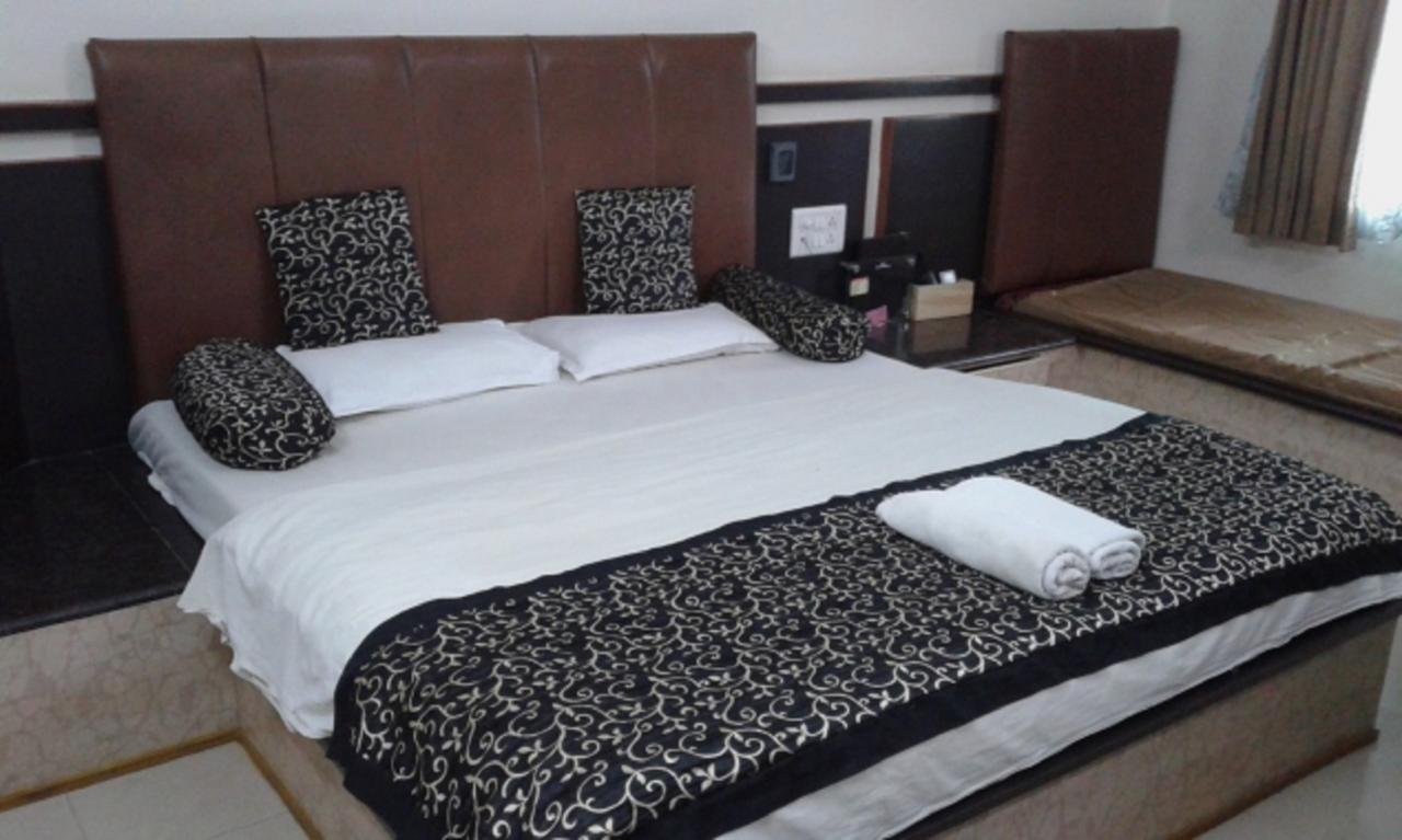 Savshanti Lake Resort Saputara Exterior foto