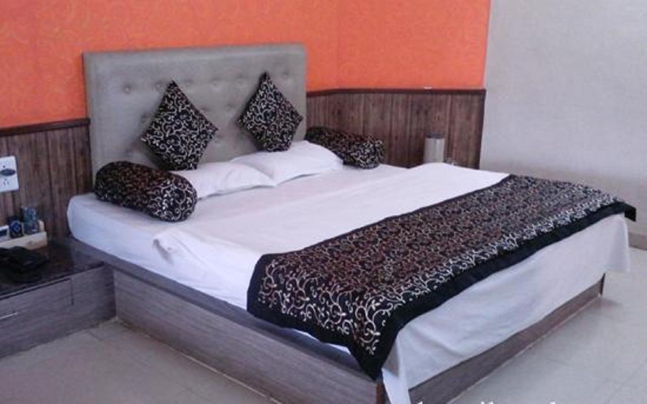 Savshanti Lake Resort Saputara Exterior foto