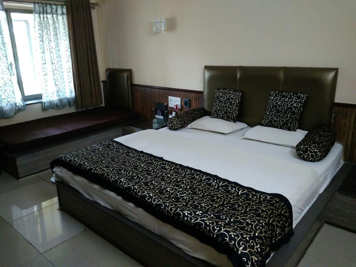 Savshanti Lake Resort Saputara Exterior foto