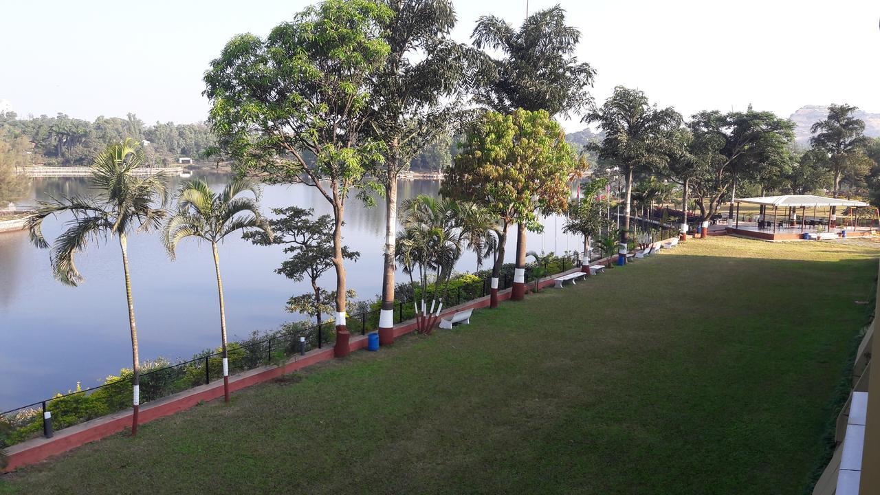 Savshanti Lake Resort Saputara Exterior foto