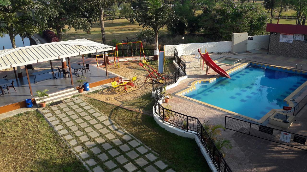 Savshanti Lake Resort Saputara Exterior foto